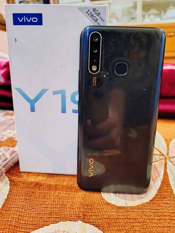 Vivo Y19  04/128 GB 0