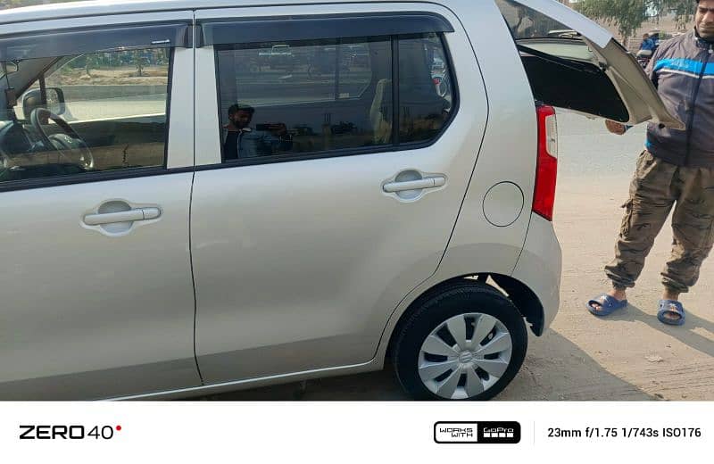 Suzuki Wagon R 2014 4