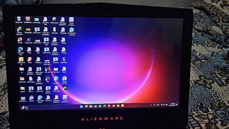 Dell Alienware 15 R3 Heavy Duty Gaming Laptop i7 7700HQ GTX 1070 8GB 2