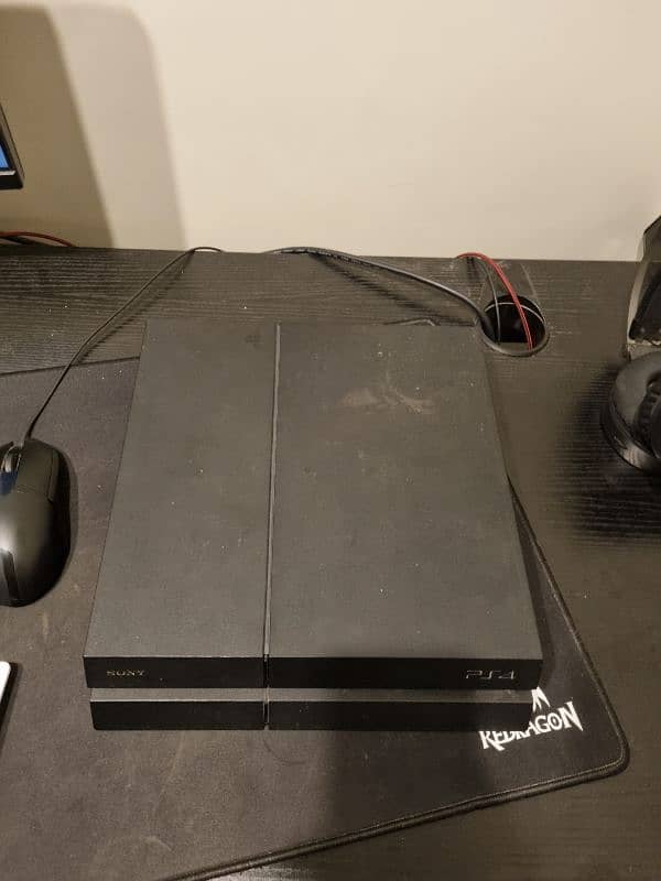 ps4 1 tb with 1 controller 10/10 4