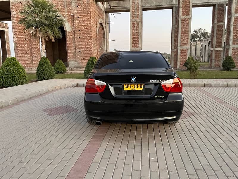 BMW 3 Series 2005 4