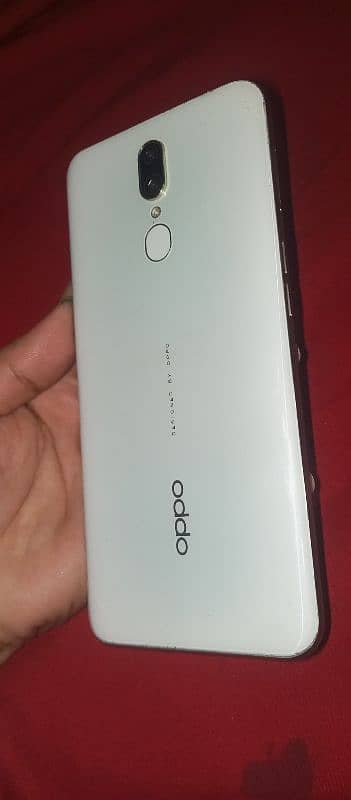 Oppo F11. (8/256) memory 0