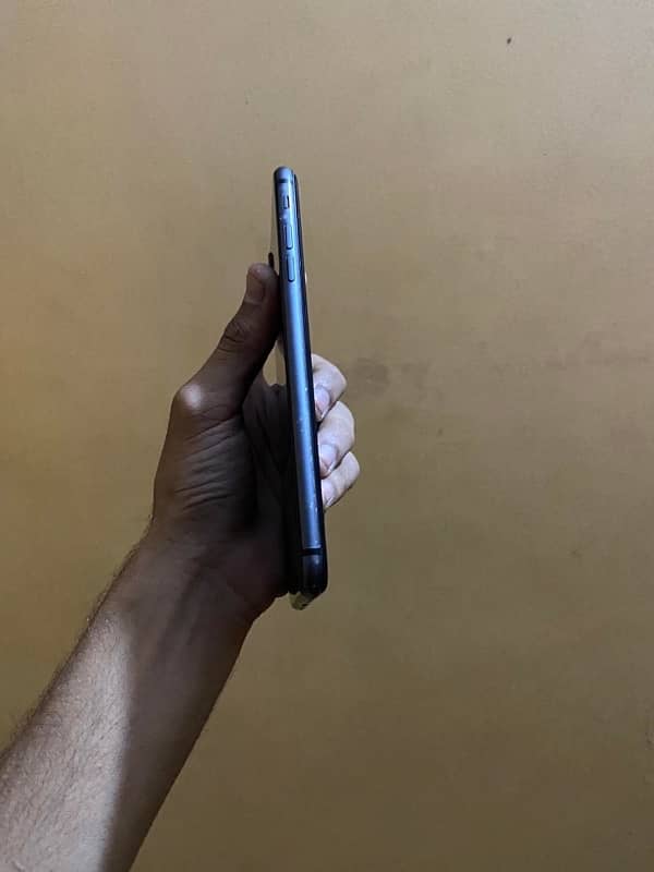 iPhone 8 Plus official approved 4