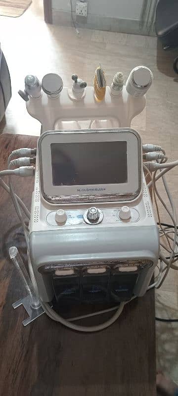 Hydra Facial machine 1