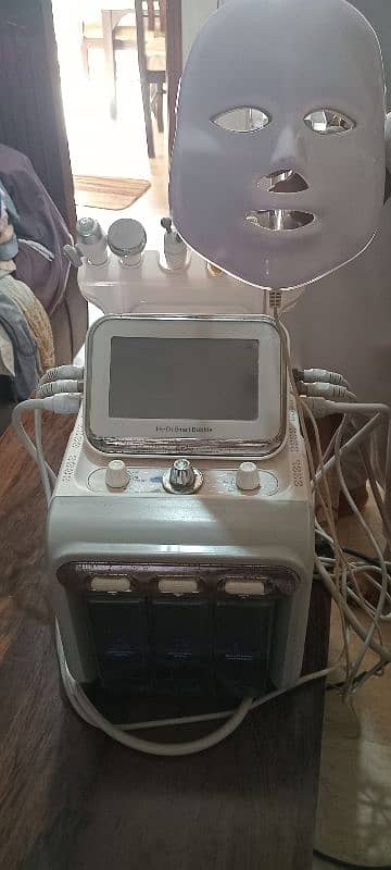 Hydra Facial machine 2