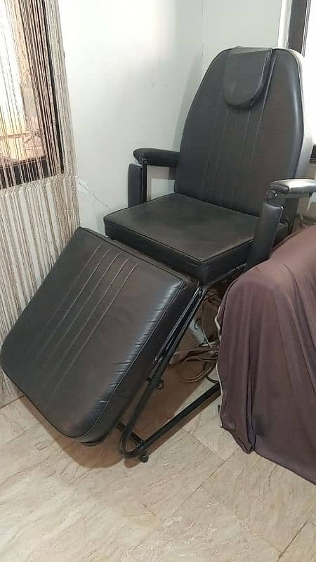 Beauty Parlour Chair 0