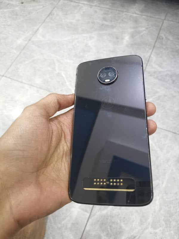 Motorola Moto z3 in very good condition 4gb 64gb Pta aprove single sim 8