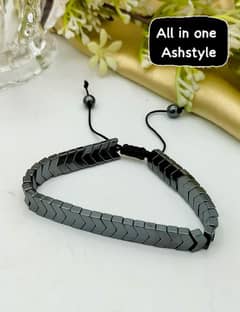 *New luxury Classic Snape shape Black & Golden Bracelet*