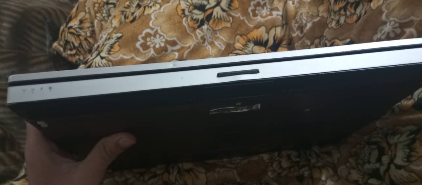 Laptop for urgent sale 4