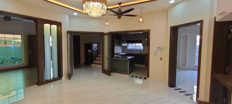 10 Marla Lower Portion Available For Rent In Jasmine Block Bahria Town Lahore 7