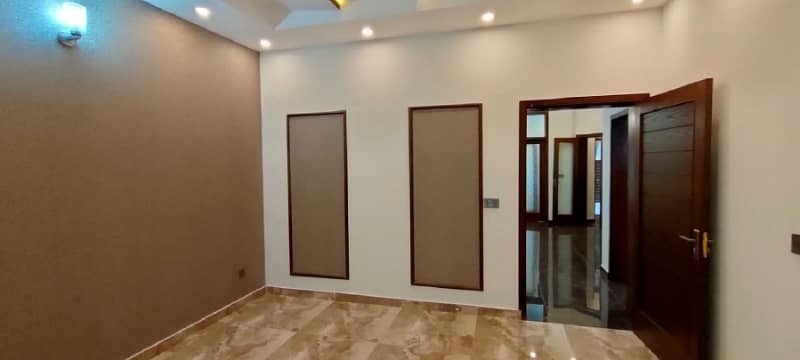 10 Marla Upper Portion Available For Rent In Ghulbahar Block Bahria Town Lahore 2