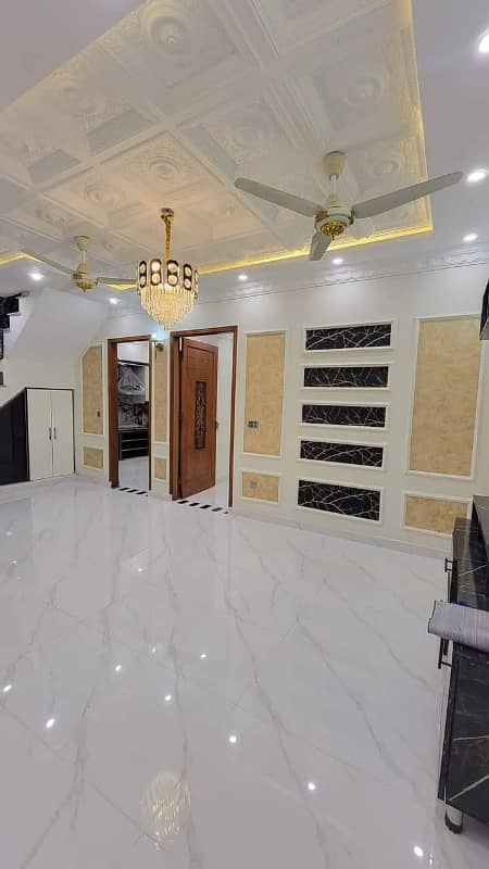 gulshan e iqbal block 1 harmain royal residency 3 bed dd well maintained reday to move 0