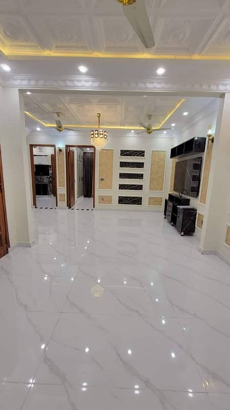 gulshan e iqbal block 1 harmain royal residency 3 bed dd well maintained reday to move 1