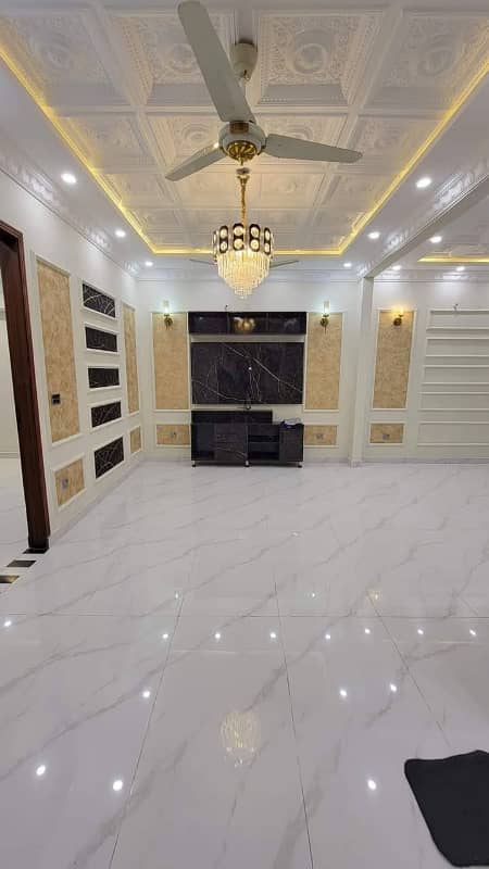 gulshan e iqbal block 1 harmain royal residency 3 bed dd well maintained reday to move 7