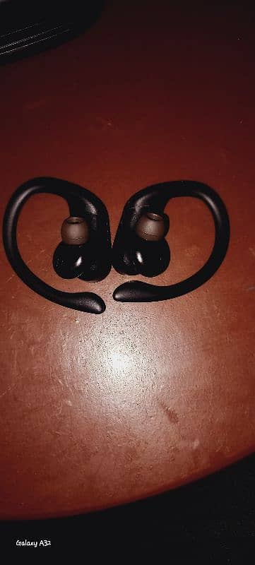 apple powerbeats litening charging port 5