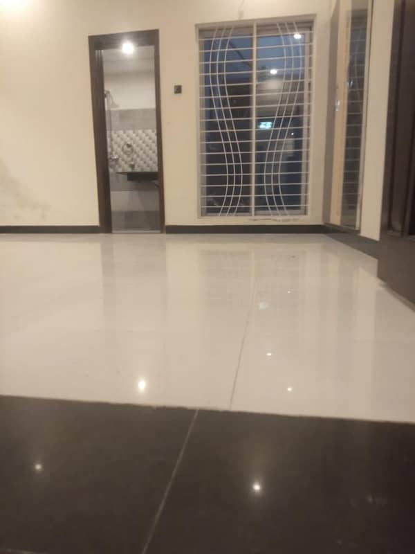 8 Marla Lower Portion House For Rent In Usman Block Bahria Town Lahore 2