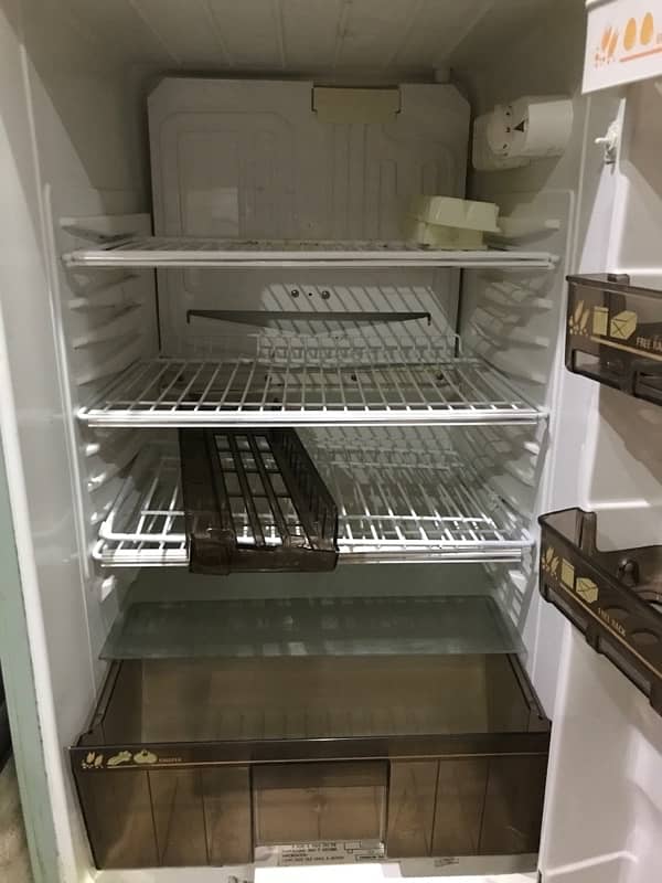 Philips fridge for urgent sales 4