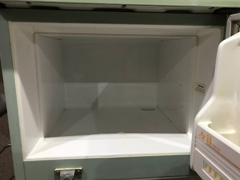 Philips fridge for urgent sales 7