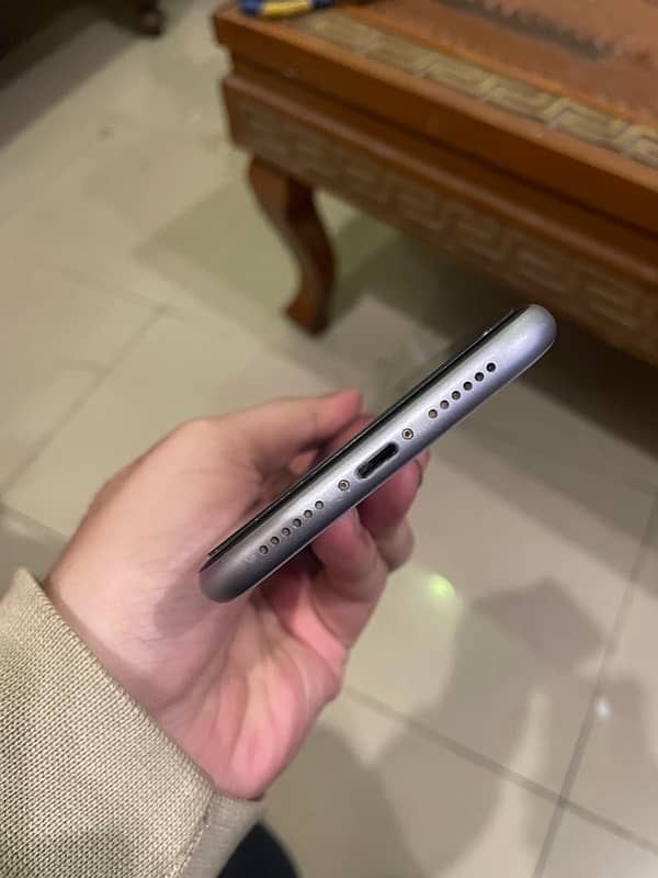 iphone 11 64gb 7