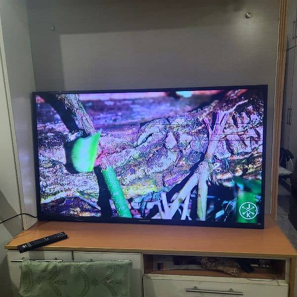 changhong Ruba 55" LED TV read complete details 1