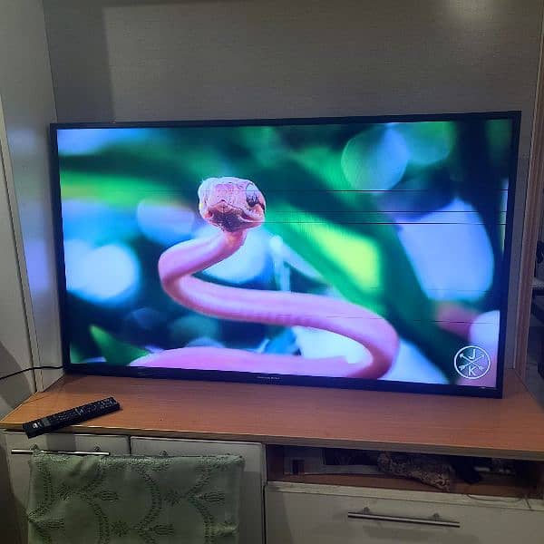 changhong Ruba 55" LED TV read complete details 4