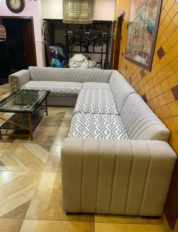 L shape 8 Seaters sofa with Table 8