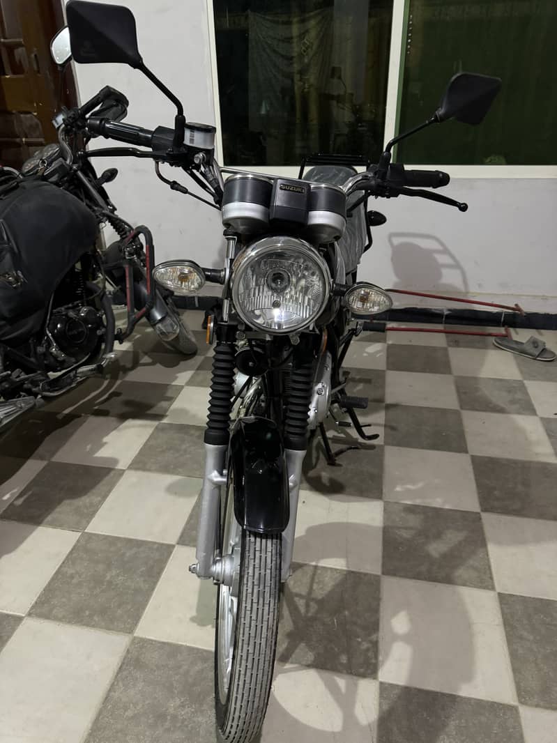 Suzuki GS 150 only 2949kms Zero miter condition 1