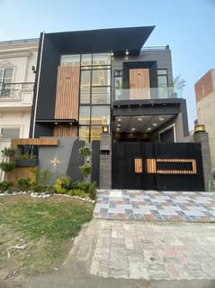 5 Marla brand new moern elevation house for sale royal orchard multan