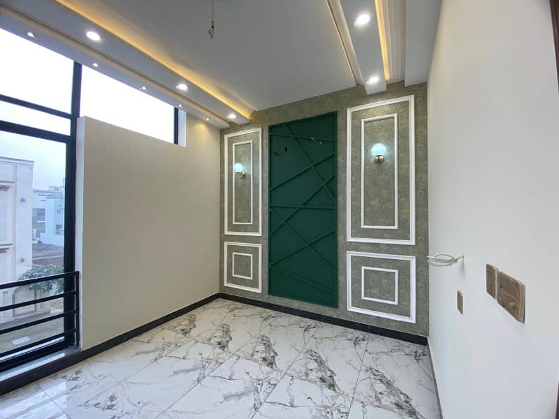 5 Marla brand new moern elevation house for sale royal orchard multan 9