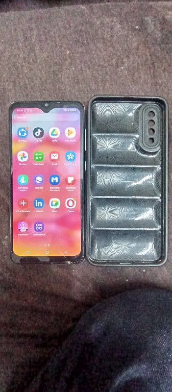 Samsung Galaxy A70 Good Condition 2