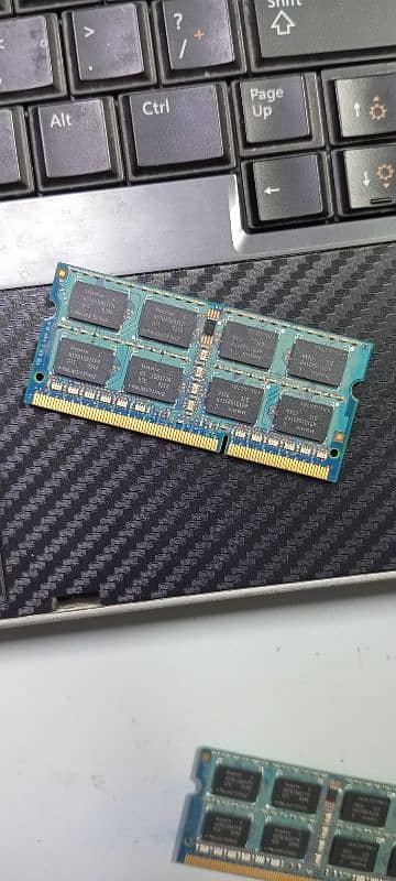 2gb DDR3 RAM 2 pieces good working condition 1