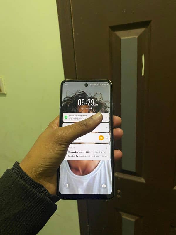 Infinix Hot 40i with Box charger 4