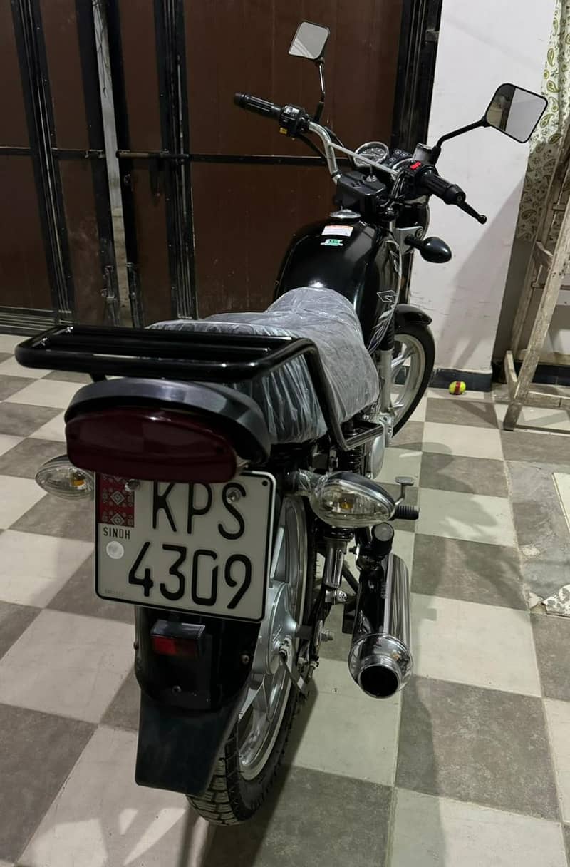 Suzuki GS 150 only 2949kms Zero miter condition 2