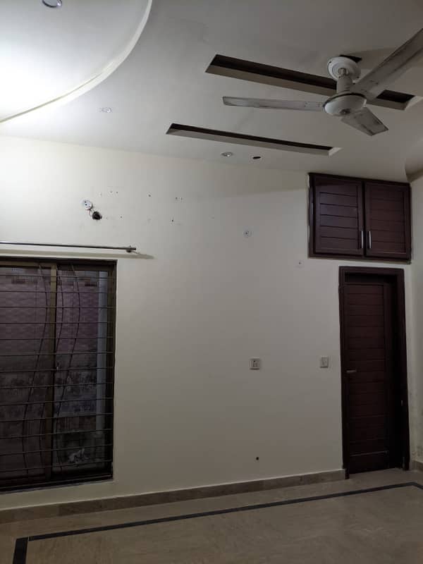 Flat For Rent Near expo center Johar Town 4