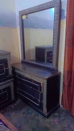 Dressing Table used but New condition with two side table's