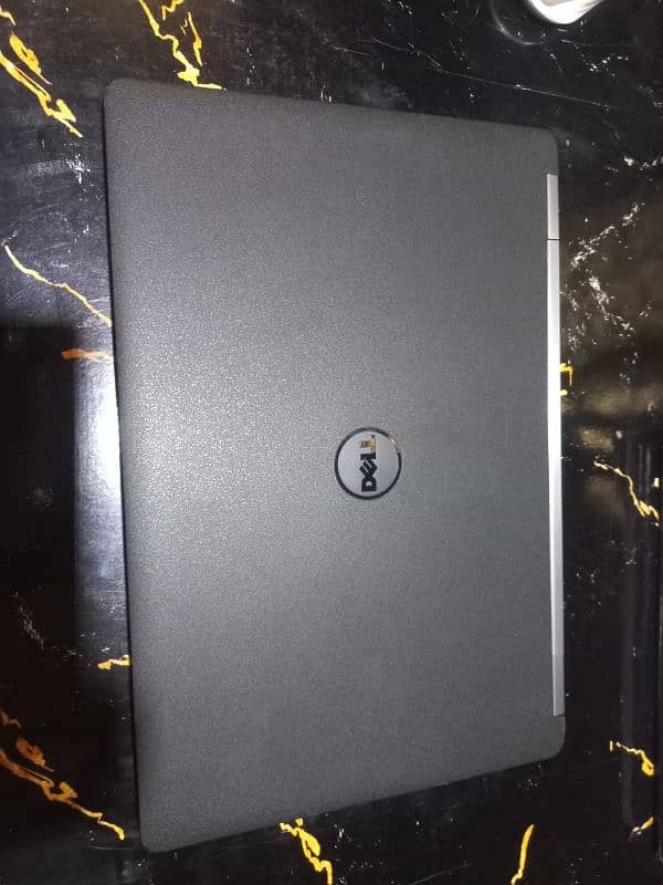 Dell Latitude E5570 128GB SSD + NORMAL HDD 500GB 0