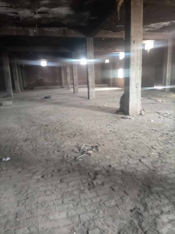 2Kanal Warehouse for Rent in Multan Road Good Location with KVA Load 3