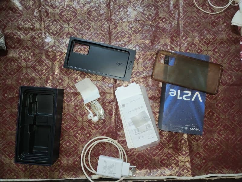 vivo v21e in good condition all complete accessories 8gb 128gb 0