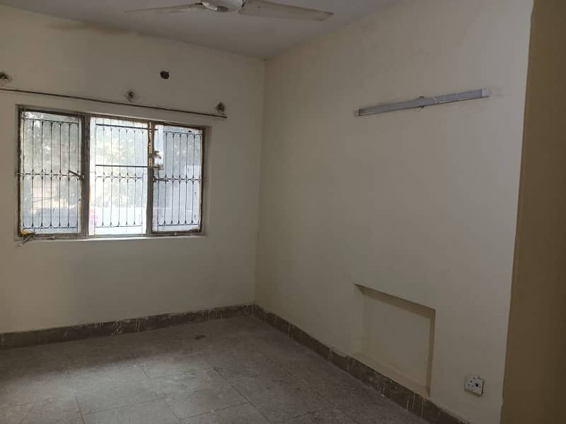 3 bedrooms ground portion for rent at G-10 3