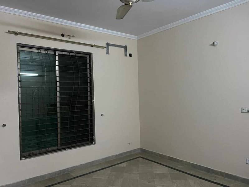 8 Marla Uper Portion Rent In Johar Town For Family & Silent office 4