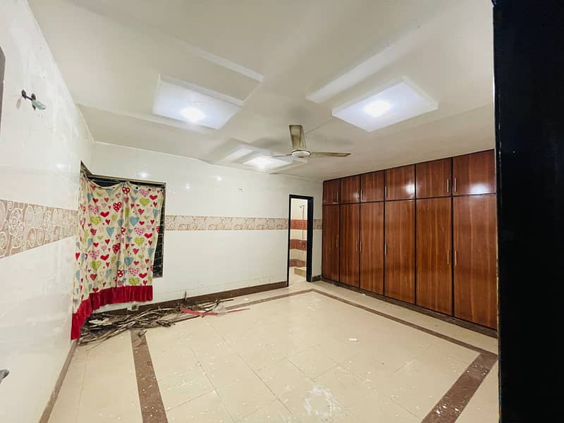 7 Marla upper portion for Rent in Johar Town Near Emporium mall 0