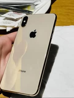 iphone xsmax Golden colour 64gb