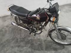 Honda CG 125 for sale totally genuine boht achi condition mai hai