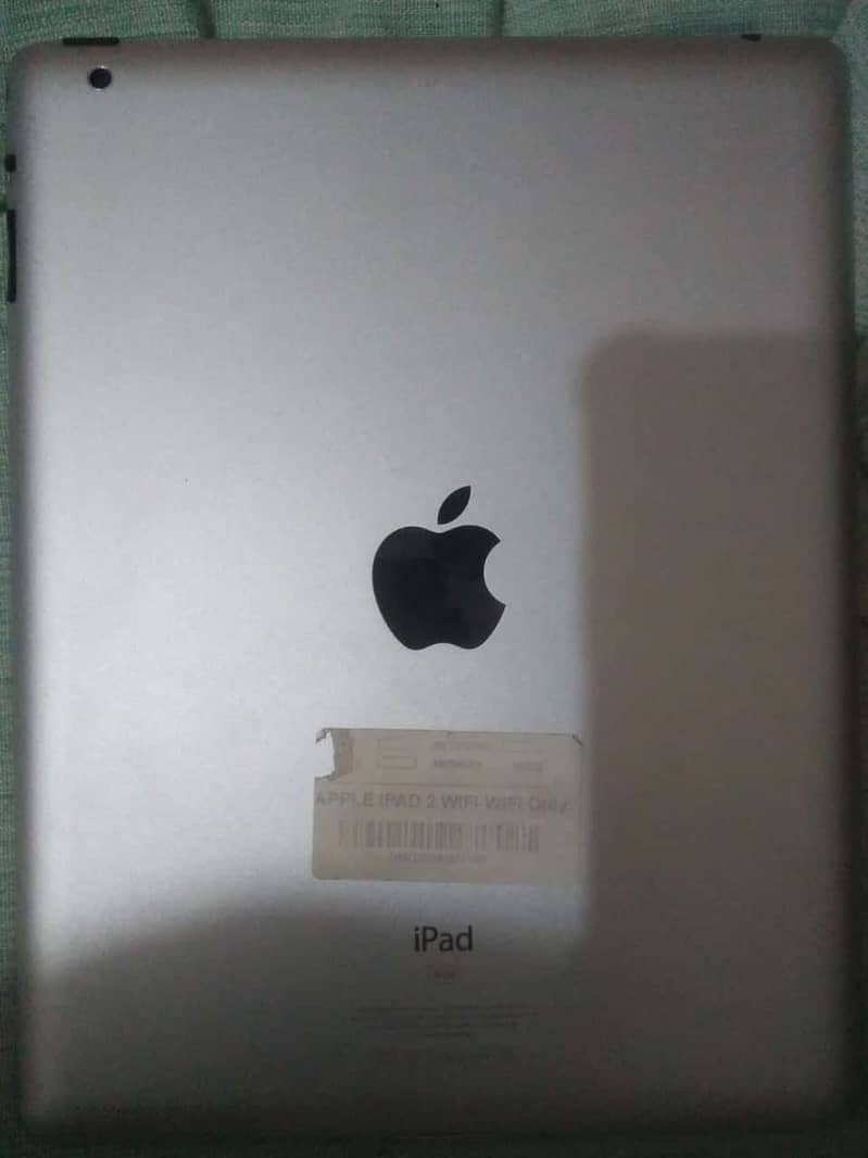 Apple I Pad 2 ( Dubai Imported ) 16 GB with Charging Cable 1