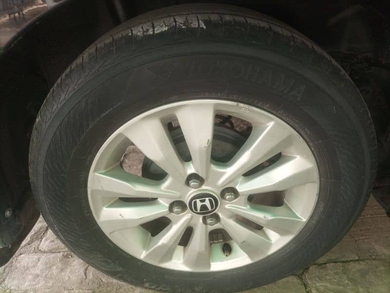 YOKOHAMA 185/65 R15 - 4 years used, City Corolla Civic 0