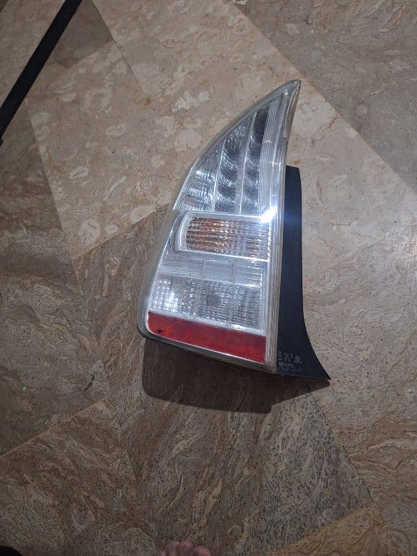 prius original left rear light 1