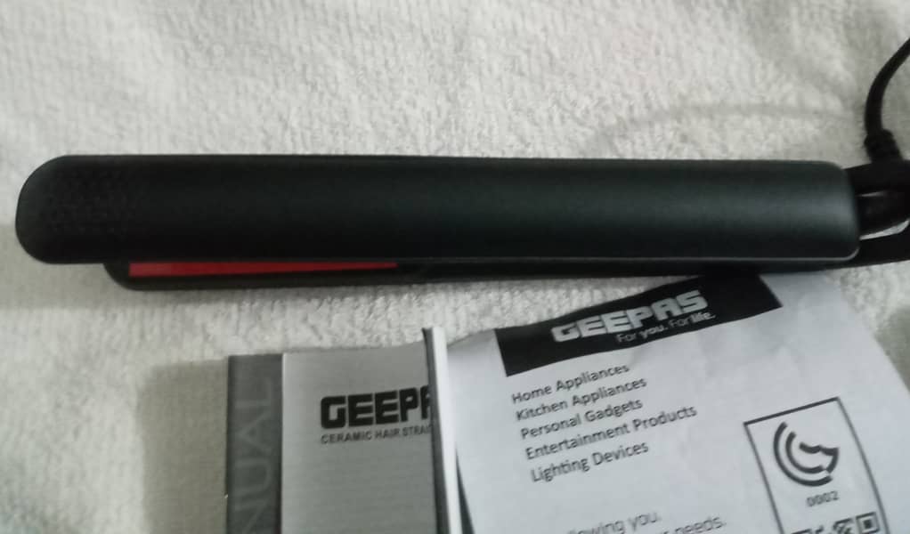 Geepas hair straightener for sale 0