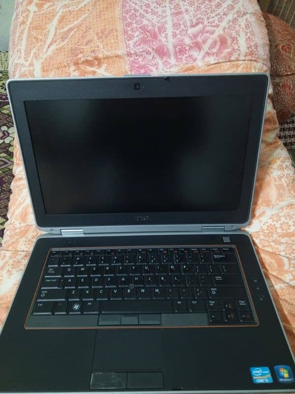 dell latitude 4 gb ram 320 gb hard disk and dvd 2