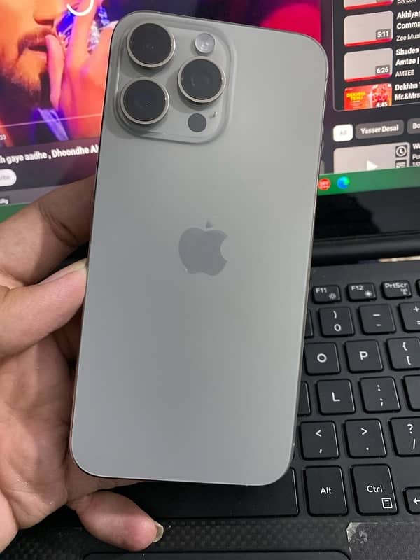 iphone 15 pro max 2