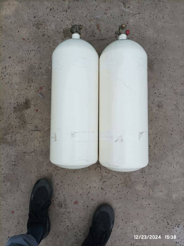 CNG Cylinders and kit genuine 1